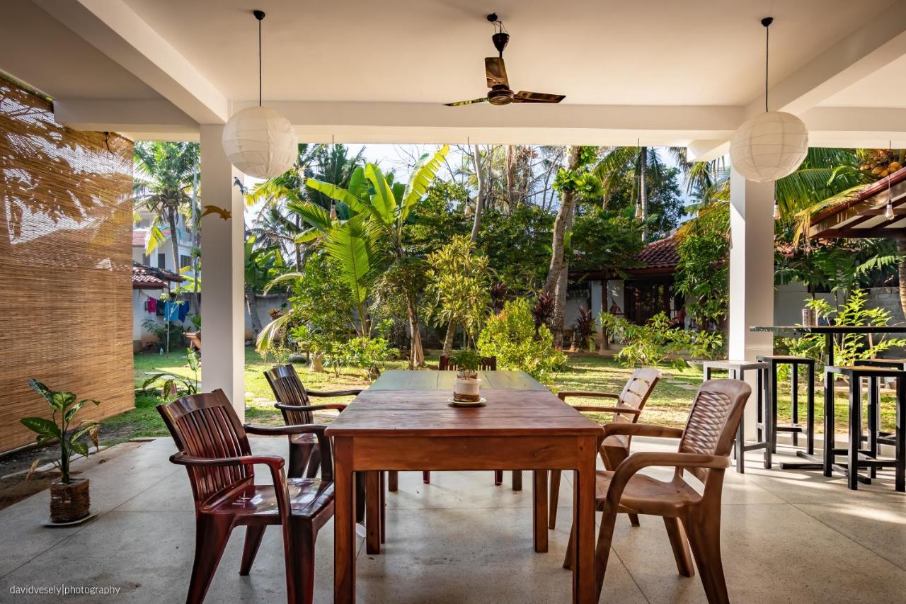 Dorian Guest House And Restaurant Weligama Exterior photo